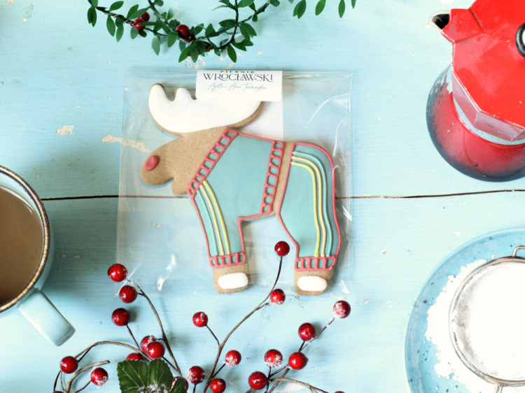 piernikowy-renifer-w-turkusowym-dresie-C05.dres- manufaktura-piernika1.png